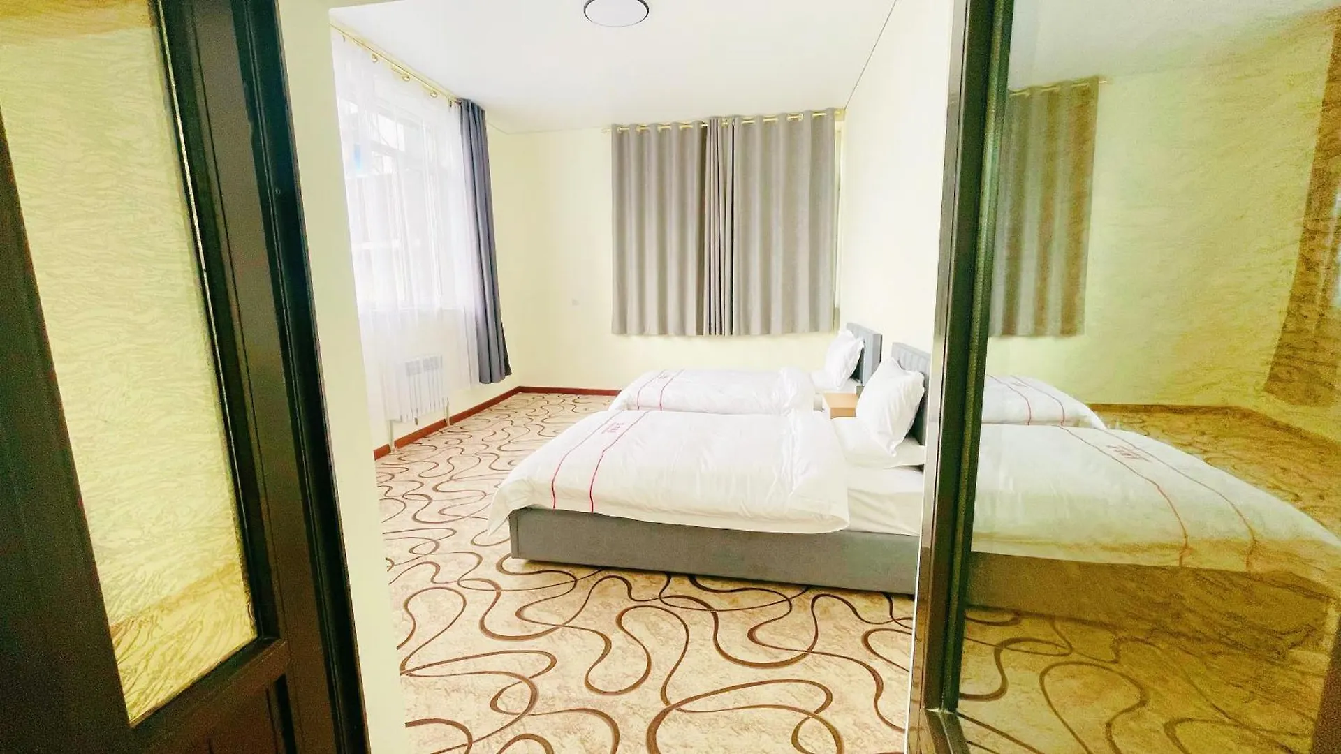 Dongfang Hotel Ałma Ata
