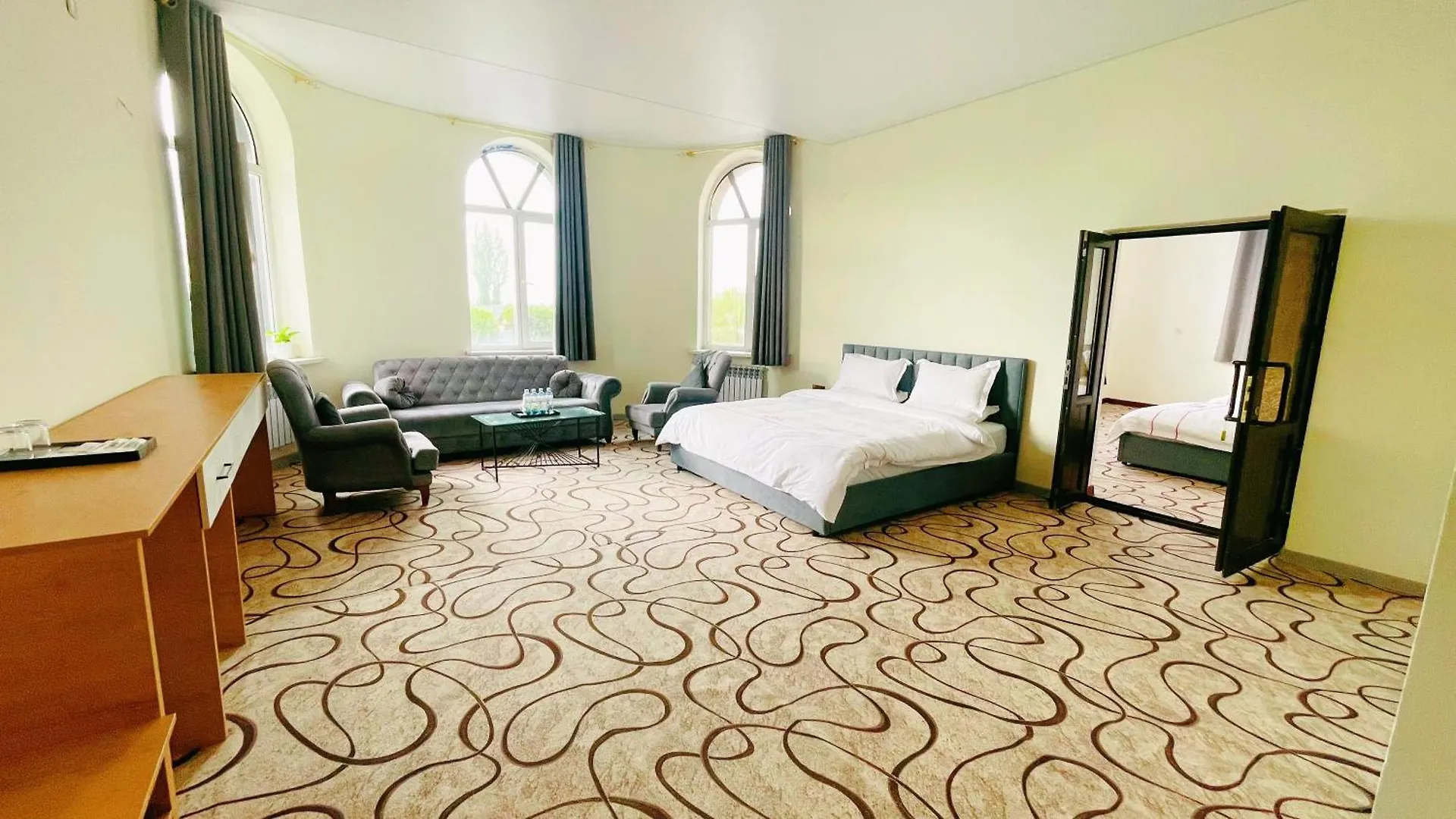Dongfang Hotel Almaty