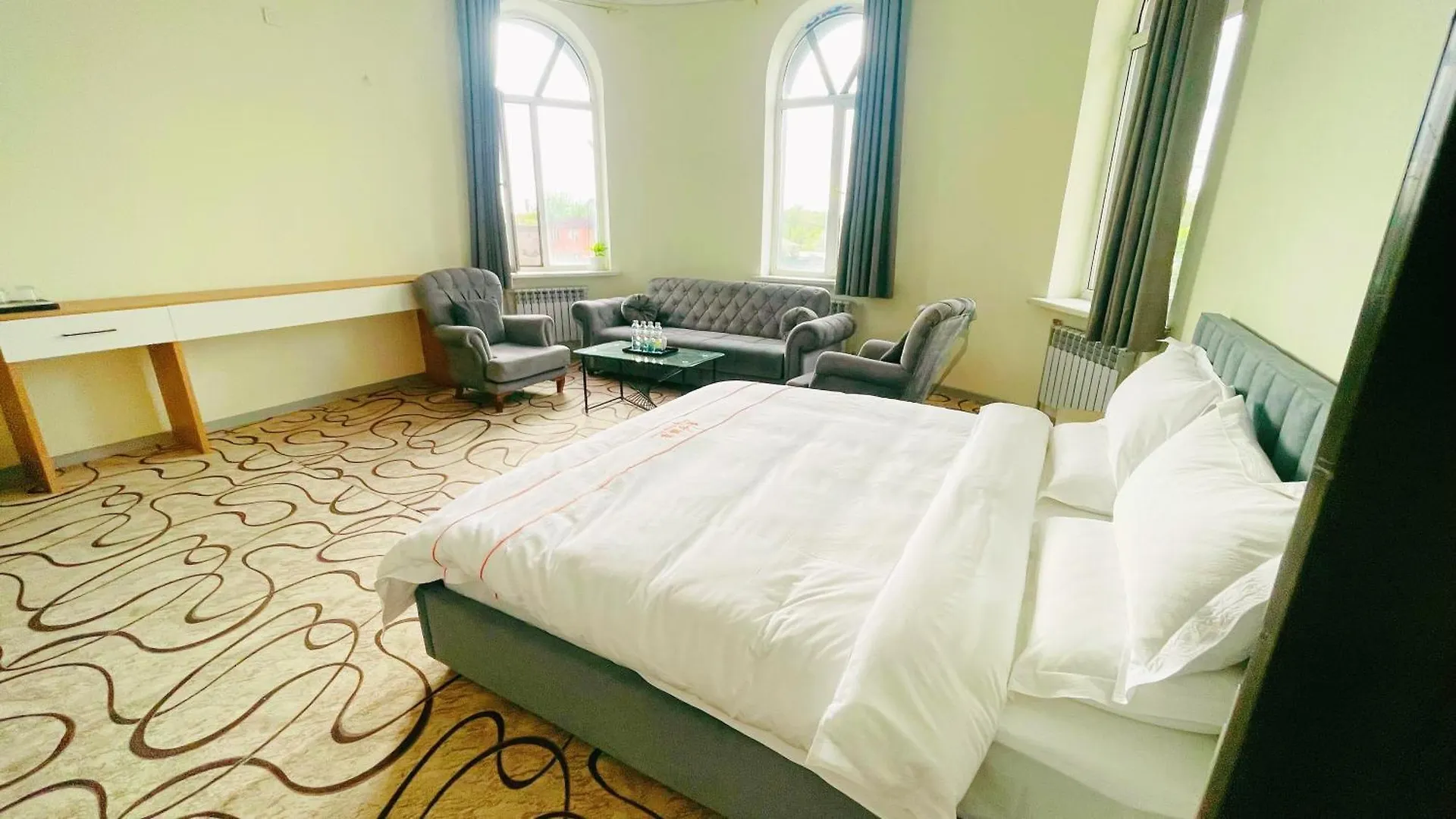 Dongfang Hotel Almaty