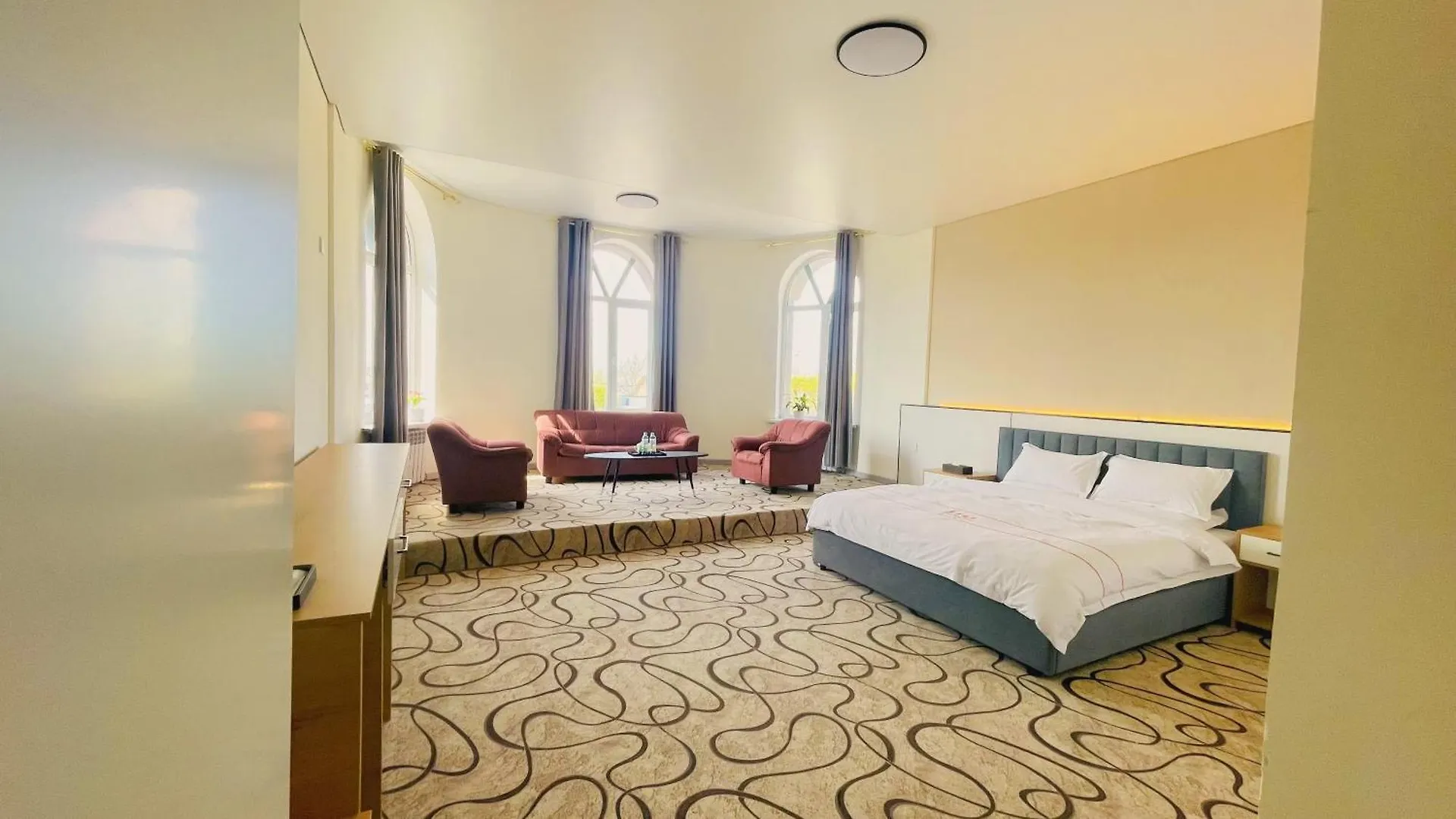 Dongfang Hotel Almaty 4*,  Kazakhstan